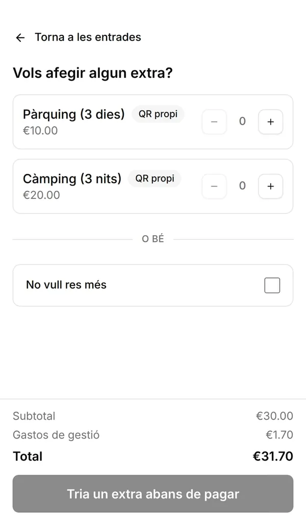 Pas d'extres de la compra amb pàrquing i càmping, cadascun amb el seu QR